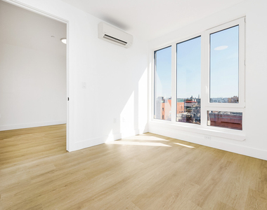 649 Hart St - Photo Thumbnail 6