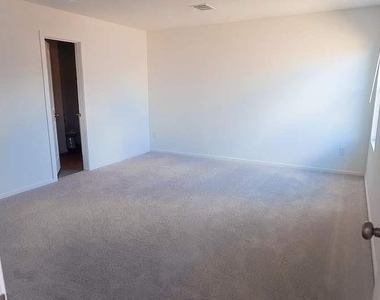 3072 Huntersville Drive - Photo Thumbnail 4