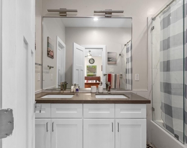 7101 Foster Street - Photo Thumbnail 13