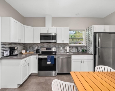 7101 Foster Street - Photo Thumbnail 7