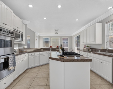 13511 Indigo Lake - Photo Thumbnail 9