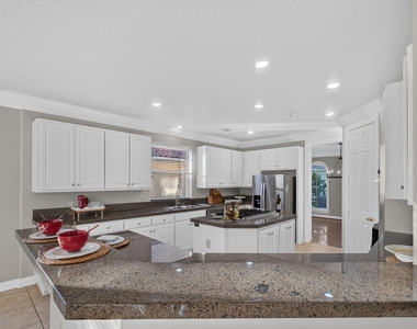 13511 Indigo Lake - Photo Thumbnail 11