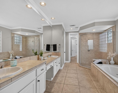 13511 Indigo Lake - Photo Thumbnail 20