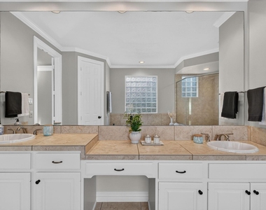 13511 Indigo Lake - Photo Thumbnail 19
