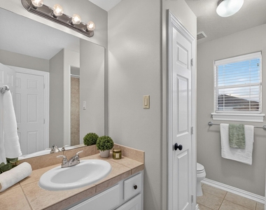 13511 Indigo Lake - Photo Thumbnail 32