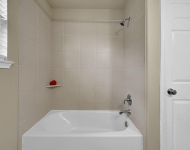 16911 Wedgeside Park - Photo Thumbnail 14
