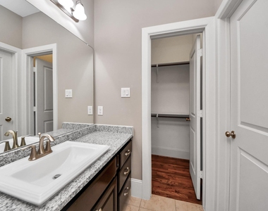 1617 W 23rd Street - Photo Thumbnail 7