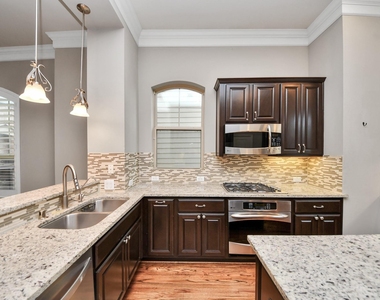 1617 W 23rd Street - Photo Thumbnail 9