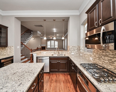 1617 W 23rd Street - Photo Thumbnail 11