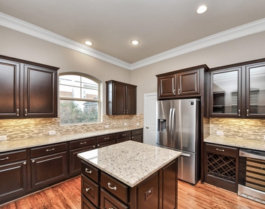 1617 W 23rd Street - Photo Thumbnail 10