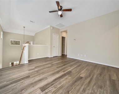 111 W Burberry Circle - Photo Thumbnail 14