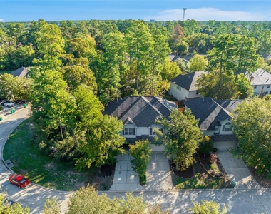 111 W Burberry Circle - Photo Thumbnail 33