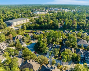 111 W Burberry Circle - Photo Thumbnail 35