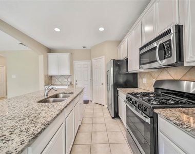 111 W Burberry Circle - Photo Thumbnail 5