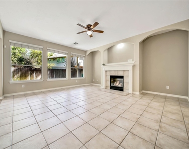 111 W Burberry Circle - Photo Thumbnail 13