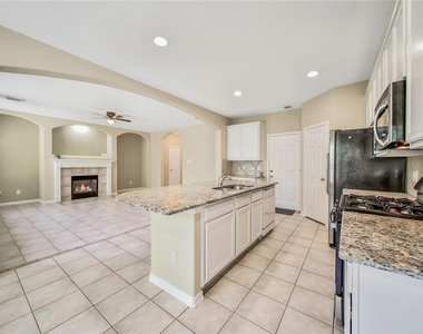 111 W Burberry Circle - Photo Thumbnail 1