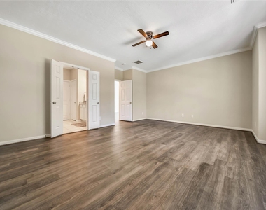 111 W Burberry Circle - Photo Thumbnail 17