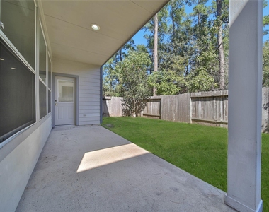 111 W Burberry Circle - Photo Thumbnail 32