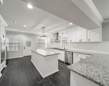 7312 Main Street - Photo Thumbnail 2