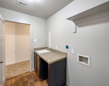 10535 Mills Road - Photo Thumbnail 25