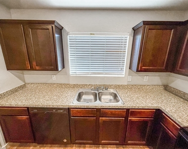 10535 Mills Road - Photo Thumbnail 10