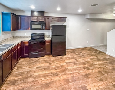 10535 Mills Road - Photo Thumbnail 9