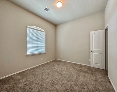 5410 Pembrokeshire Circle - Photo Thumbnail 15
