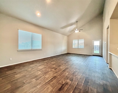 5410 Pembrokeshire Circle - Photo Thumbnail 2