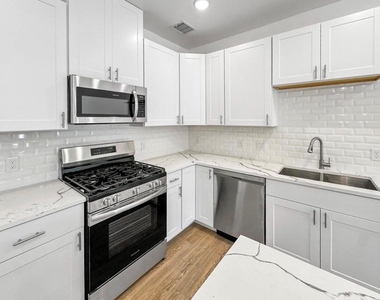 8141 Jeffery Street - Photo Thumbnail 7