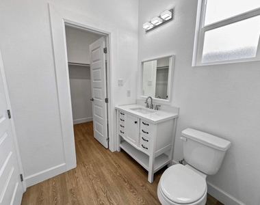 8141 Jeffery Street - Photo Thumbnail 11