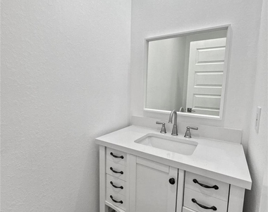 8141 Jeffery Street - Photo Thumbnail 16