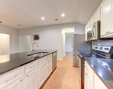 503 W Linney Street - Photo Thumbnail 19