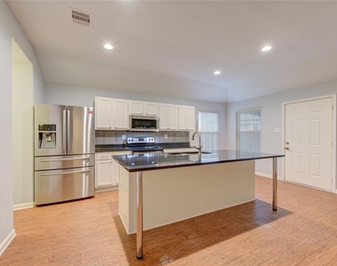 503 W Linney Street - Photo Thumbnail 22