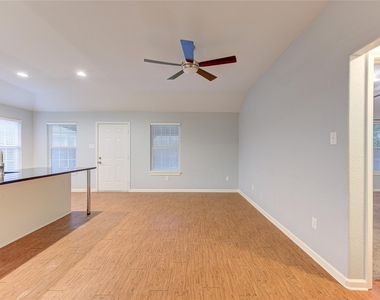 503 W Linney Street - Photo Thumbnail 13