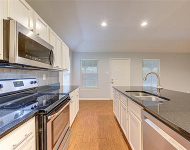 503 W Linney Street - Photo Thumbnail 4
