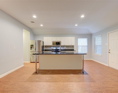 503 W Linney Street - Photo Thumbnail 15