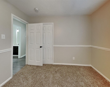 21510 Forest Colony Drive - Photo Thumbnail 12