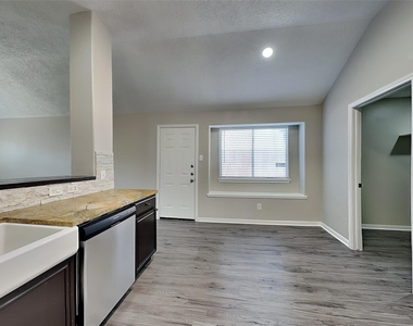 21510 Forest Colony Drive - Photo Thumbnail 3