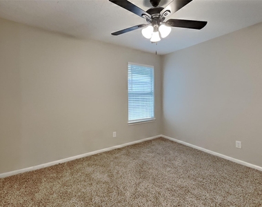 21510 Forest Colony Drive - Photo Thumbnail 11
