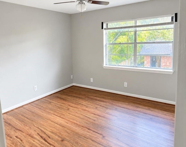 404 S Hood Street - Photo Thumbnail 1