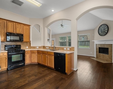 1007 Summer Wood Boulevard - Photo Thumbnail 6