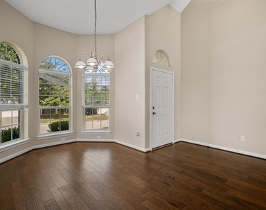 1007 Summer Wood Boulevard - Photo Thumbnail 4