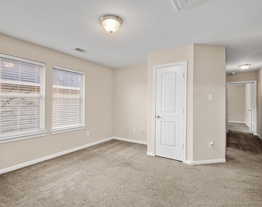 1007 Summer Wood Boulevard - Photo Thumbnail 16