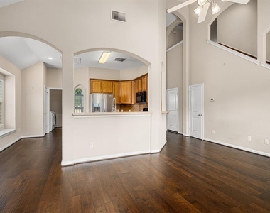 1007 Summer Wood Boulevard - Photo Thumbnail 9