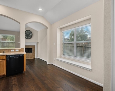 1007 Summer Wood Boulevard - Photo Thumbnail 5