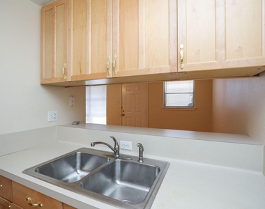 1620 Hawthorne Street - Photo Thumbnail 5