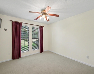 122 Warbonnet Drive - Photo Thumbnail 13