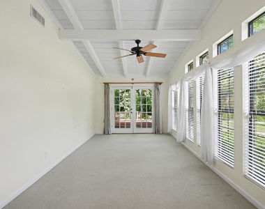 122 Warbonnet Drive - Photo Thumbnail 4