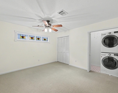 122 Warbonnet Drive - Photo Thumbnail 7