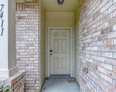 7411 Foxwaithe Lane - Photo Thumbnail 3